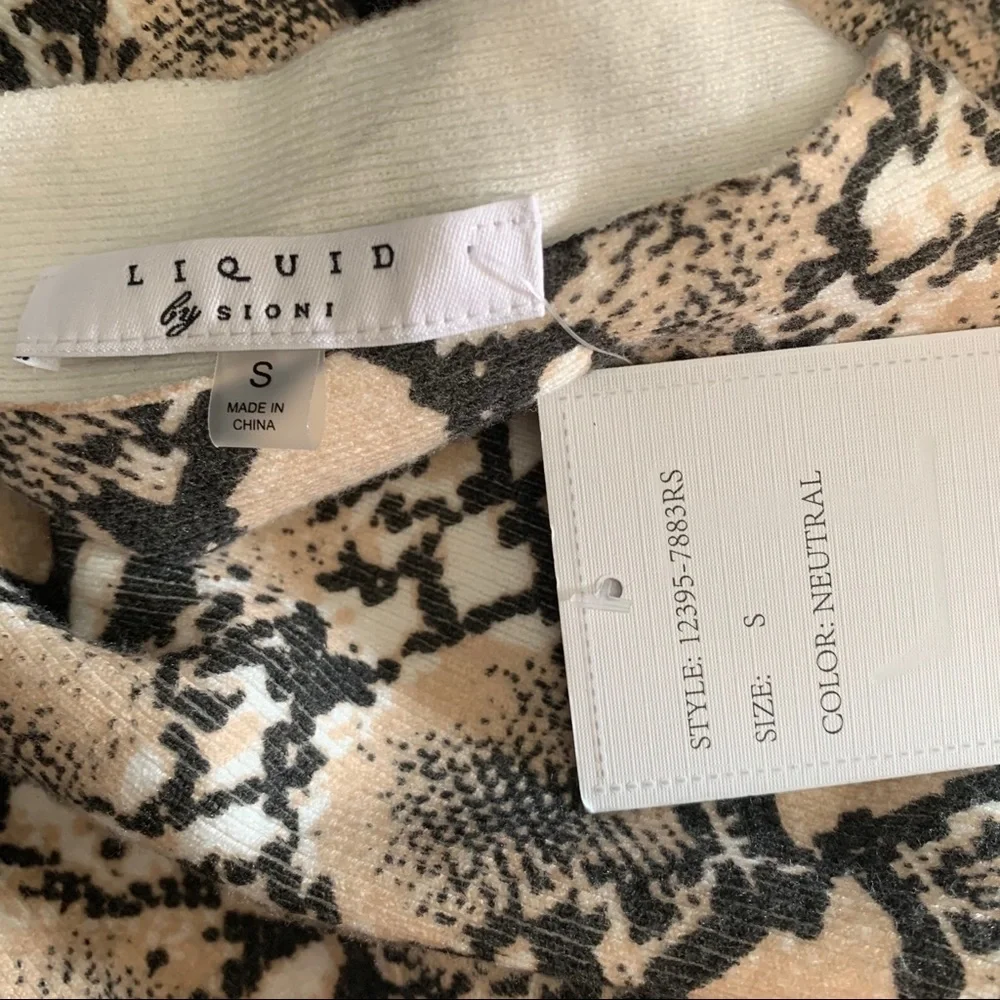 Liquid by Sioni sneak‎ skin color women sweater S